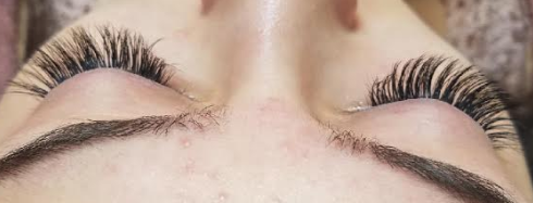 Feather Weight Volume Lashes by Holly